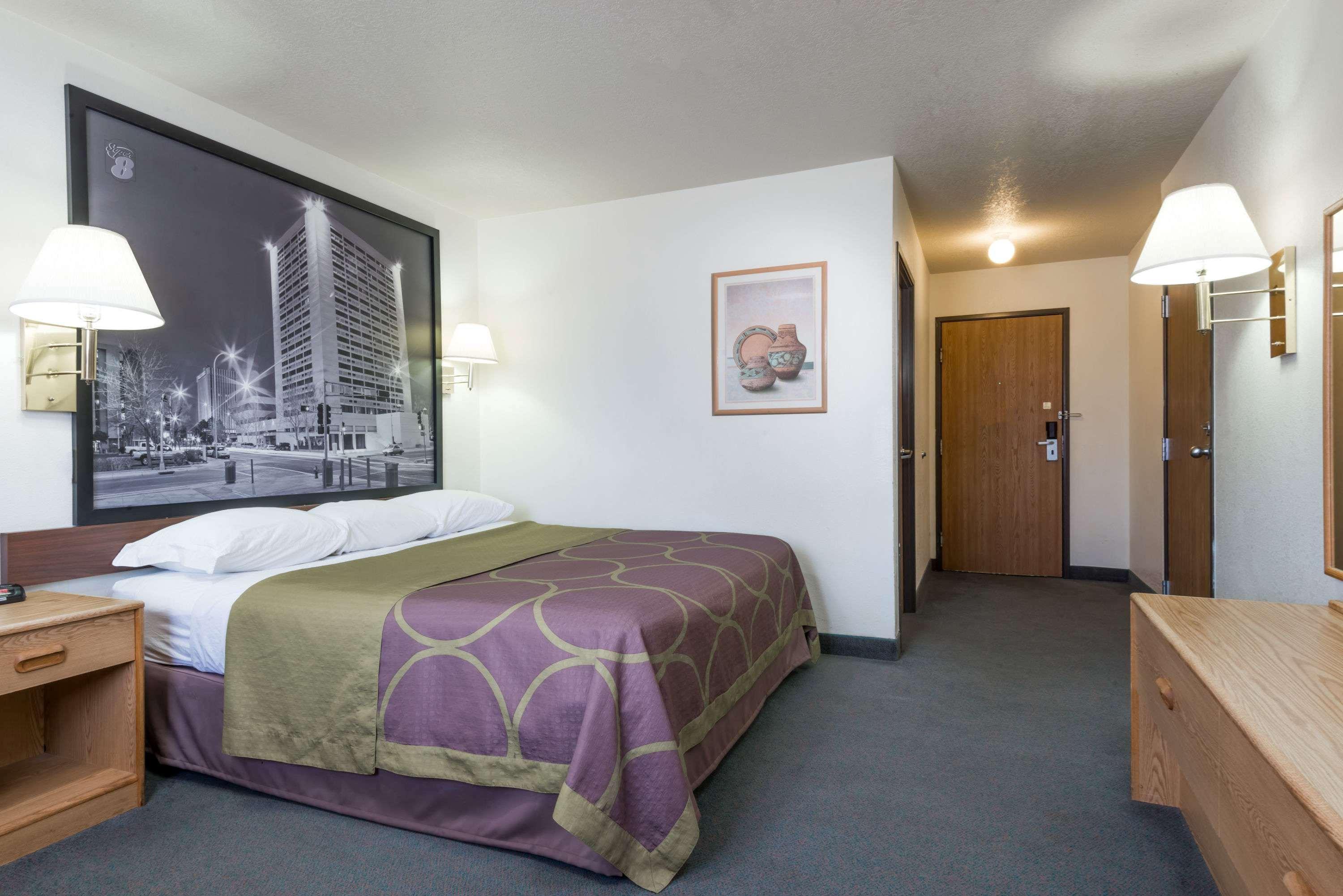 Super 8 By Wyndham Bernalillo Hotel Exterior foto