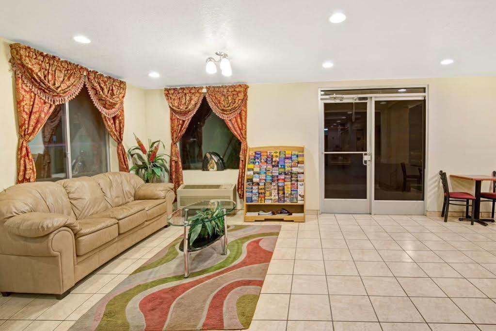 Super 8 By Wyndham Bernalillo Hotel Exterior foto